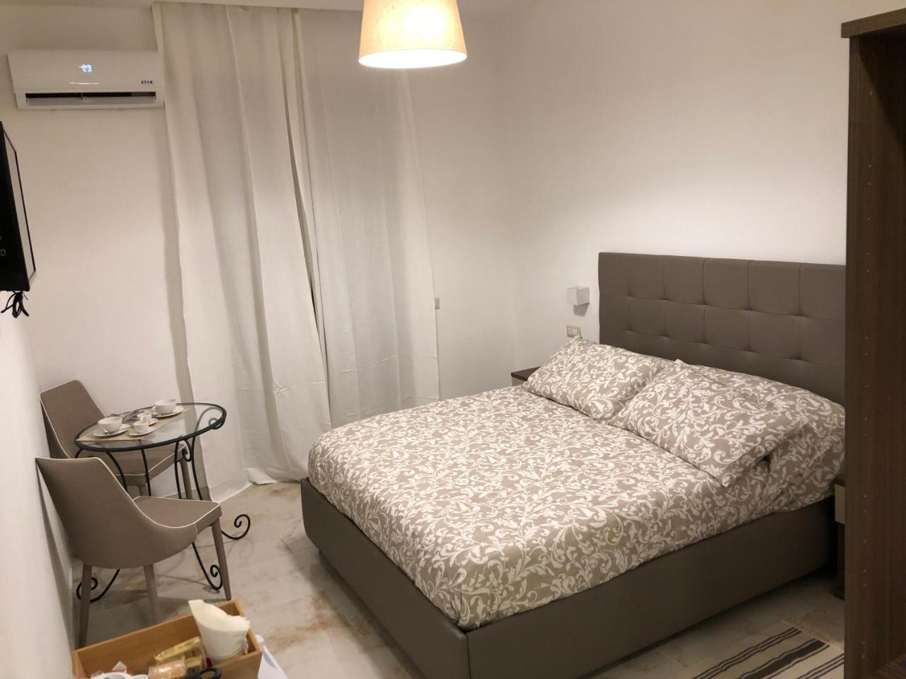 Antonietta De Pace Rooms By Napoli Milionaria B&B Екстер'єр фото