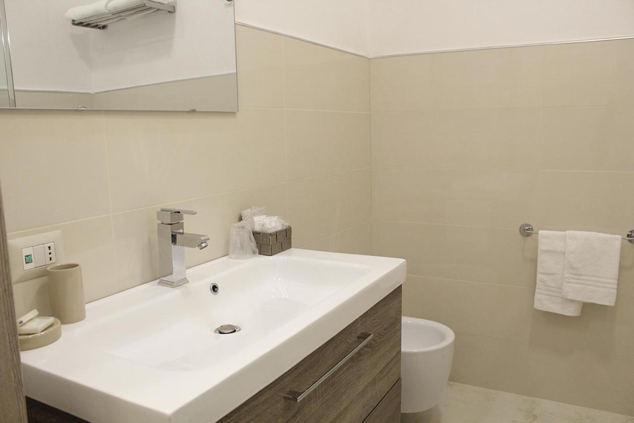 Antonietta De Pace Rooms By Napoli Milionaria B&B Екстер'єр фото