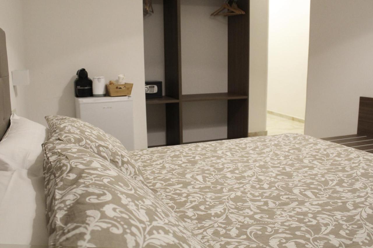 Antonietta De Pace Rooms By Napoli Milionaria B&B Екстер'єр фото