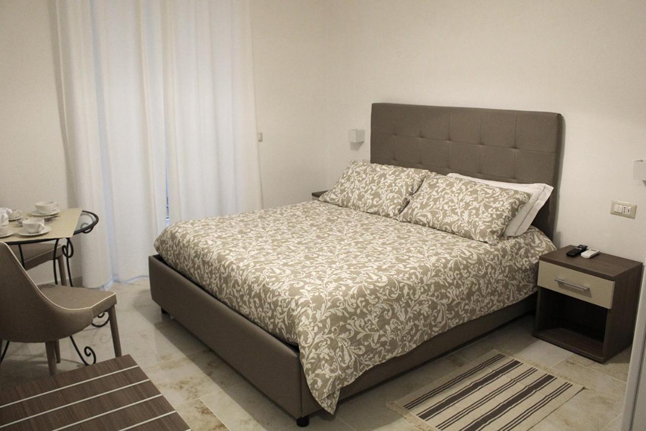 Antonietta De Pace Rooms By Napoli Milionaria B&B Екстер'єр фото