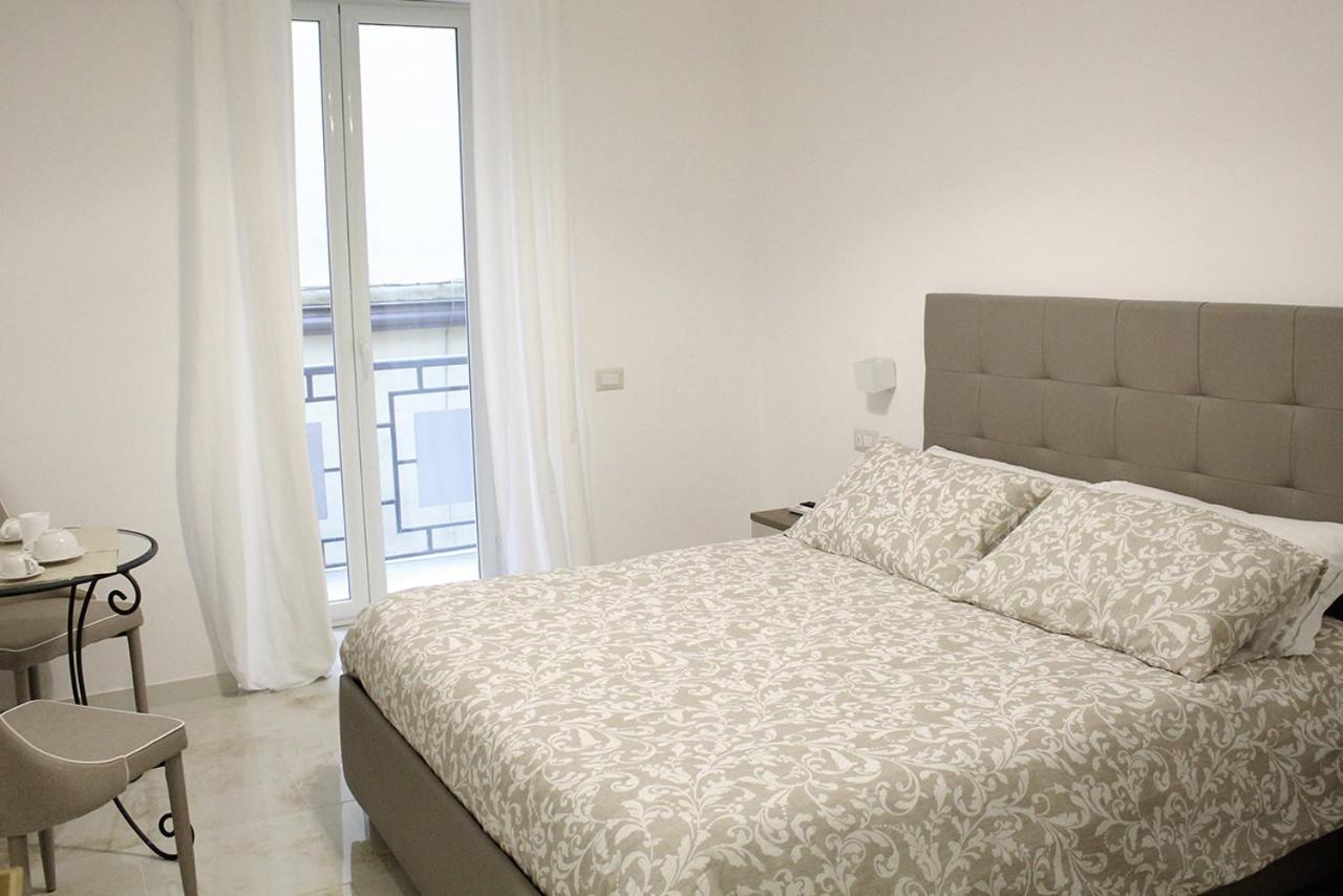 Antonietta De Pace Rooms By Napoli Milionaria B&B Екстер'єр фото
